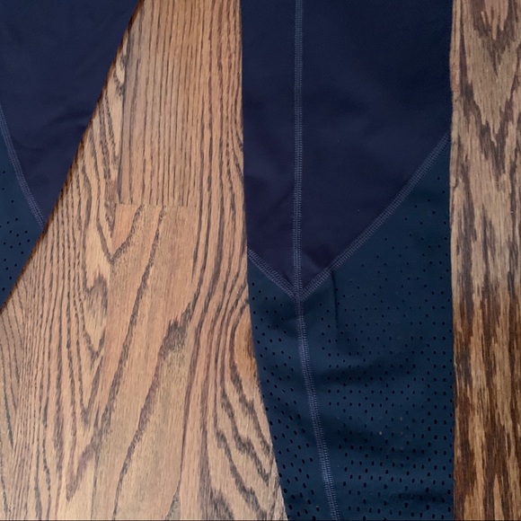 Lululemon high rise 7/8 leggings - Picture 2 of 4